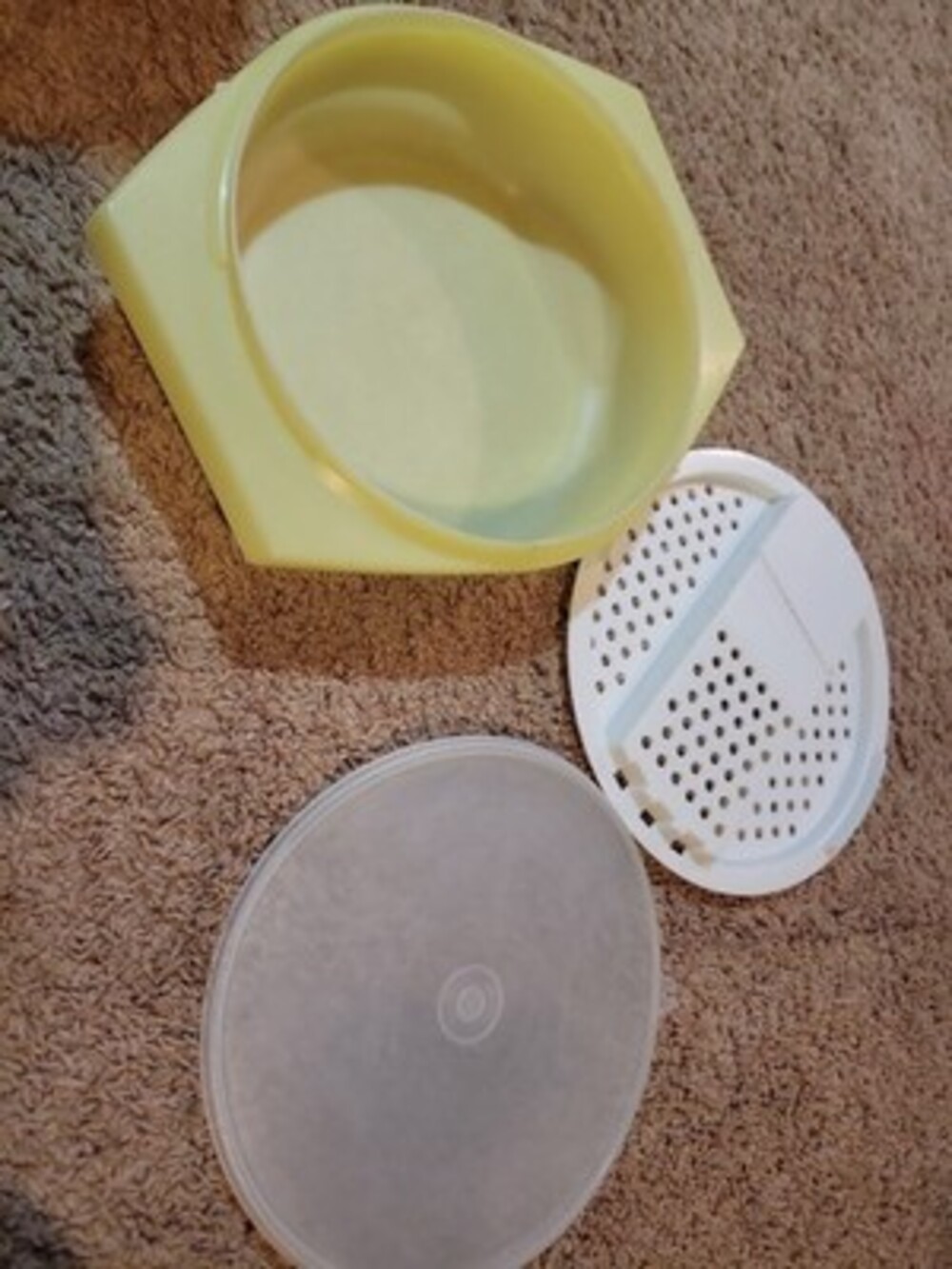 Vintage Tupperware 786 Cheese Grater Bowl Yellow - 3 Piece with Seal Lid